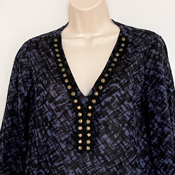 ⭐️Bogo⭐️ 🎈Michael Kors XS  petite studdded v neck top - Picture 2 of 13